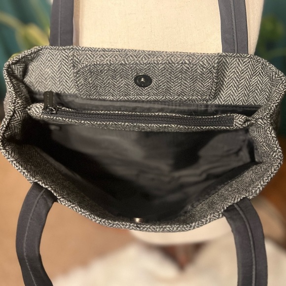 NWOT Kenneth Cole Reaction Tweed Shoulder Bag - Picture 9 of 11